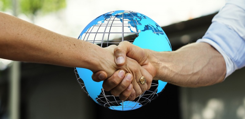 hands-3331229_1920.jpg